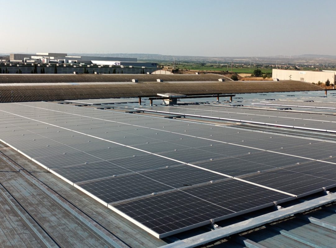 instalacion-de-450m2-de-paneles-fotovoltaicos-energia-renovable-kalfrisa